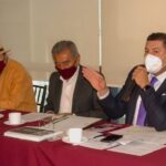 Once brotes familiares de Covid activos